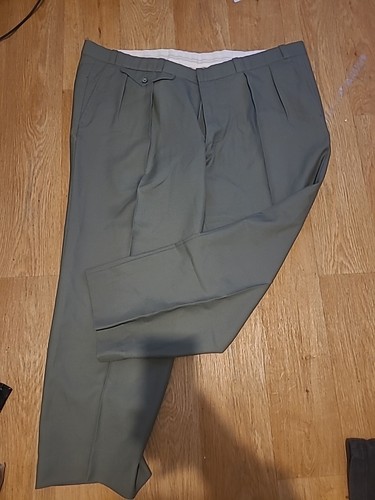 Mens size green formal - 46",